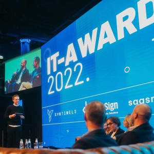 Ulf Masselink auf der Bühne beim IT-Award 2022