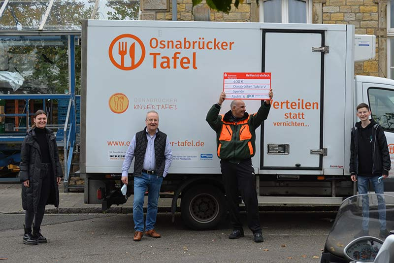 Spendenübergabe bei der Osnabrücker Tafel 